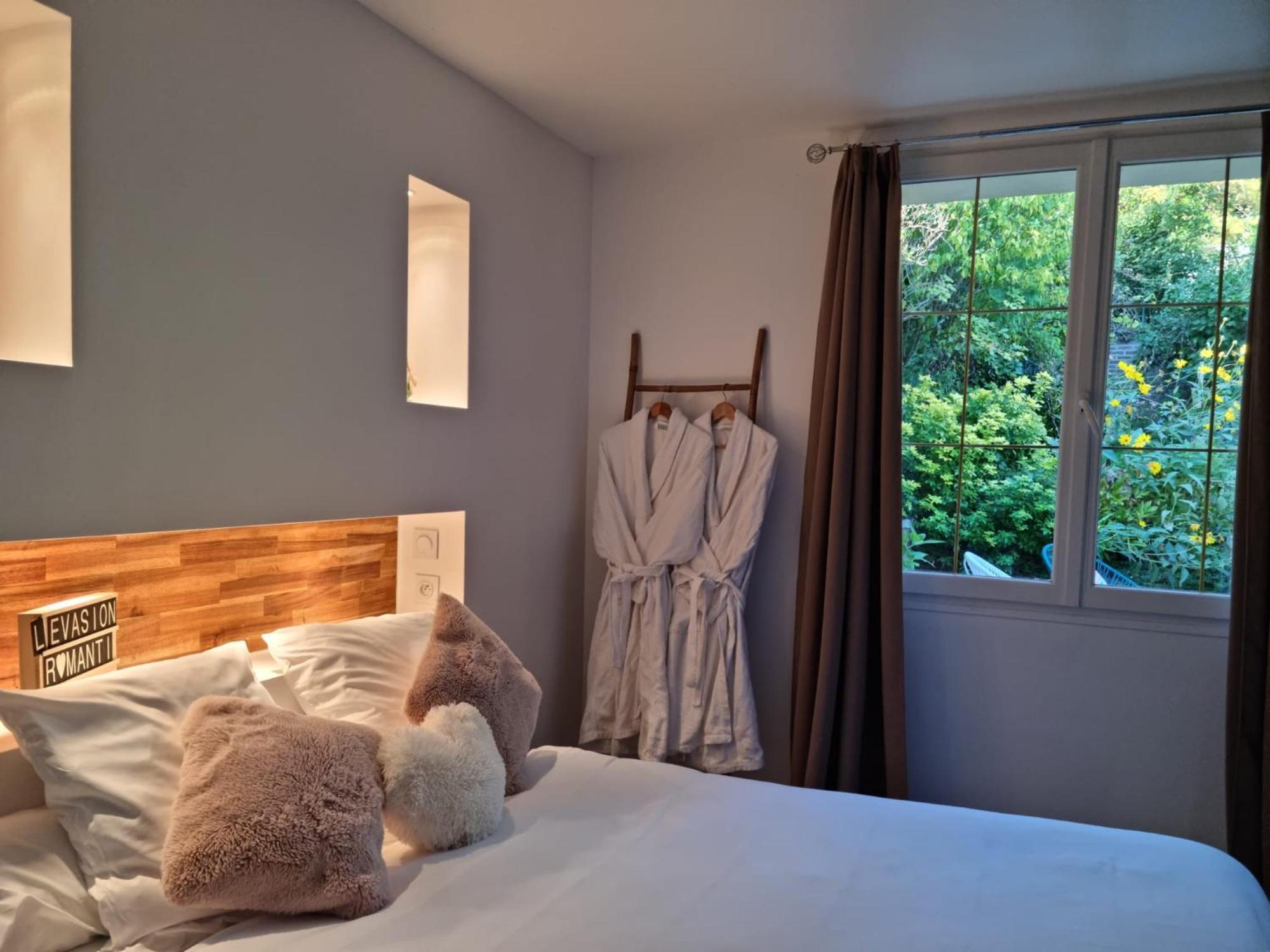 Suite De Charme Avec Jacuzzi Et Jardin Privatif Paris Au Calme Saint-Prix (Val d'Oise) Exterior foto